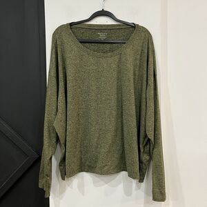 Athleta Uptempo II Activewear  Longsleeve Size 3X Thumb Holes Plus Green
